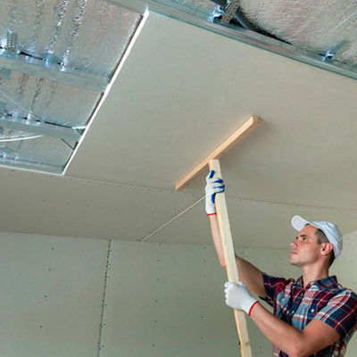 Harga yang pantas Papan Gipsum Dekoratif Tahan Api Sheetrock 1220mm X 2440mm on line