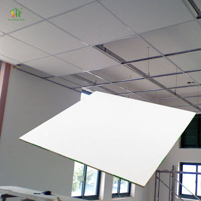 Harga yang pantas Panel Plafon Gypsum PVC 595 X 595mm Tebal 7.5mm Untuk Dekorasi Plafon Interior on line